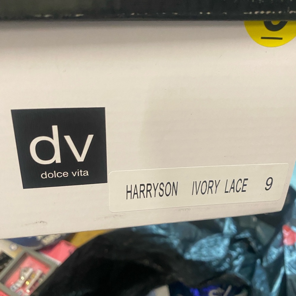 Dolce Vita Harryson Lace Shoes in Ivory